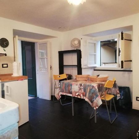 Bilocale Centro Storico - Via Sant' Erasmo Apartman Bonassola Kültér fotó